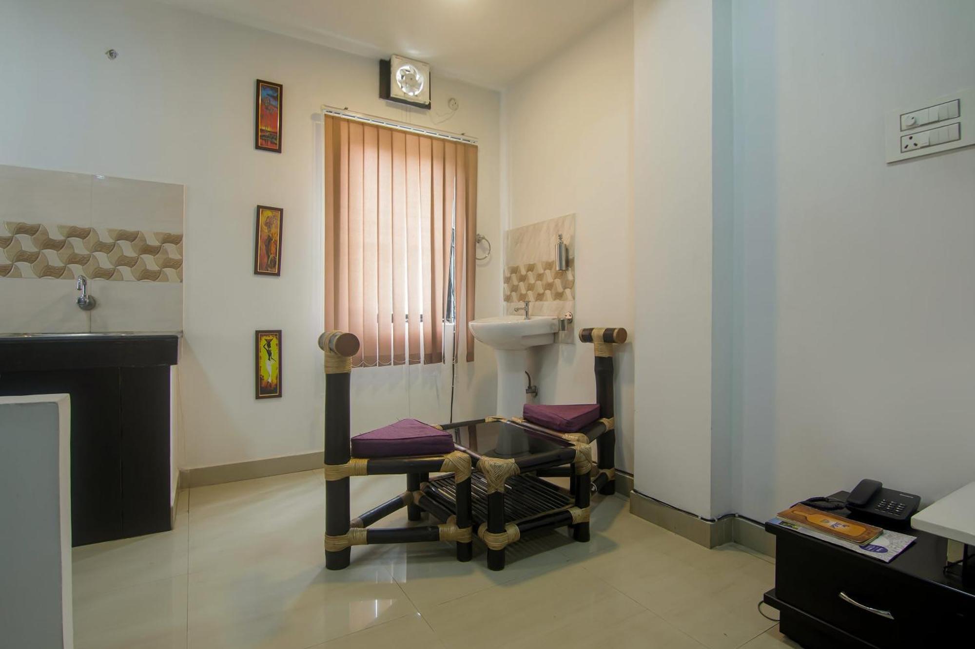 Collection O The Blu Bell Nizarapar Path Hotell Guwahati Eksteriør bilde