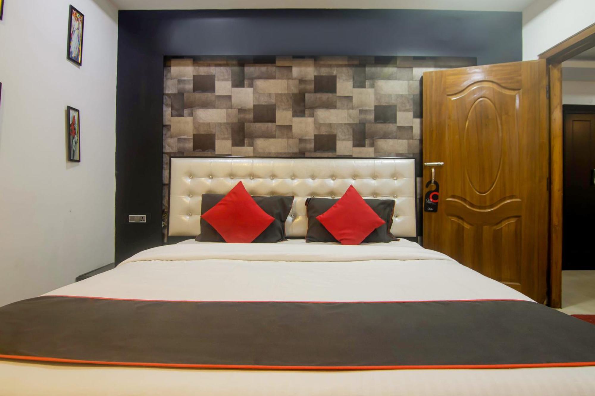 Collection O The Blu Bell Nizarapar Path Hotell Guwahati Eksteriør bilde