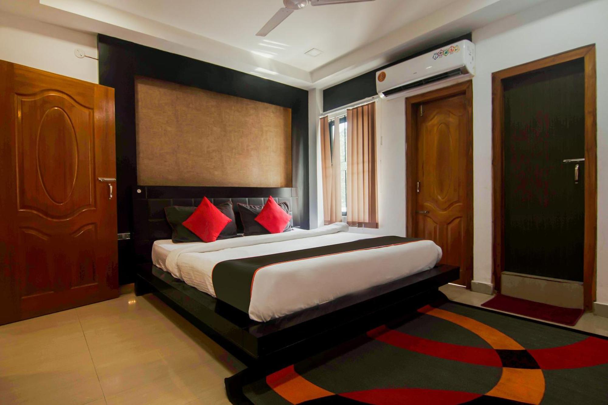 Collection O The Blu Bell Nizarapar Path Hotell Guwahati Eksteriør bilde