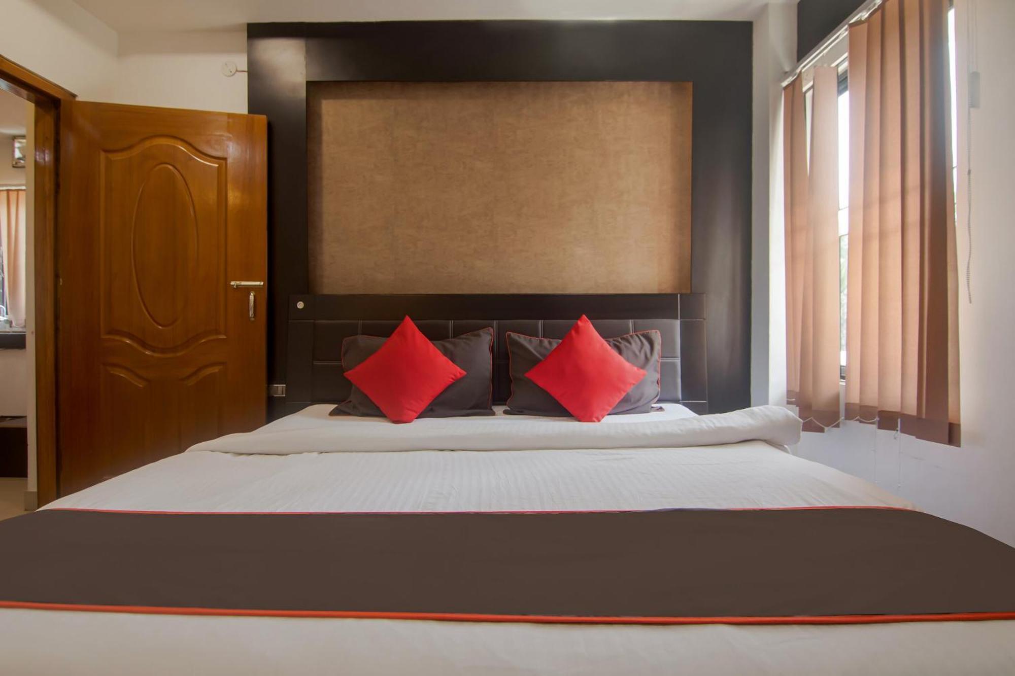 Collection O The Blu Bell Nizarapar Path Hotell Guwahati Eksteriør bilde